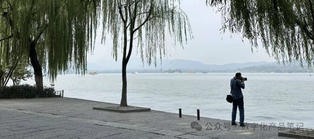 AI应用的四个阶段:用、融、贯、通