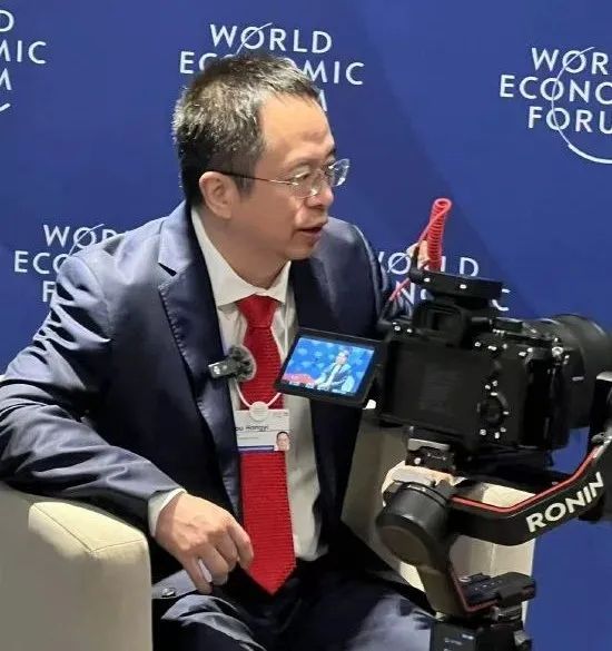 周鸿祎:智能体 ≈ 带手脚的 AI(数字员工)