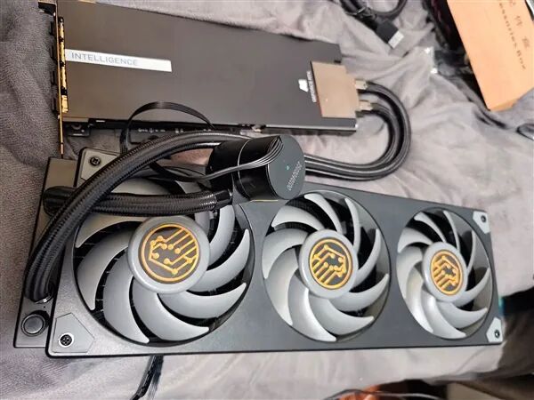 RTX 4090 48GB拆解、实测：噪音吵得耳朵要崩溃了
