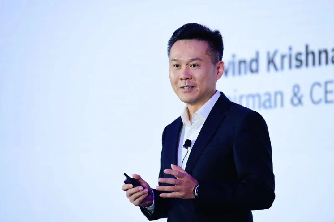 媒体观点：企业级 AI，正在守望规模化应用的“奇点”—— IBM 如何带来 AI 生产力的“催化剂”